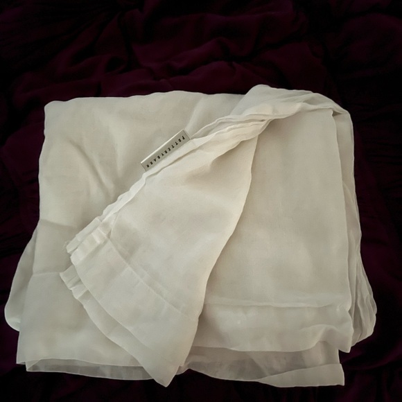 Sézane, Paris Gift Pouch -Stuff the bag of goodies! - Picture 5 of 6